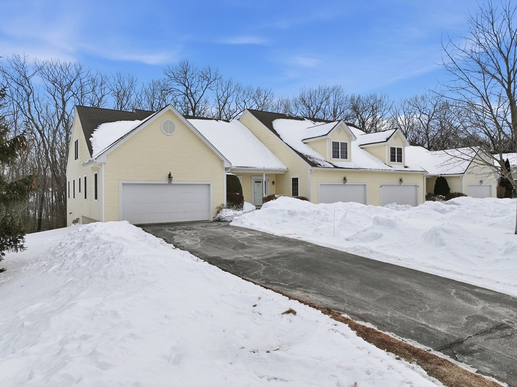 100 Horne Way, Millbury, Massachusetts, 2 Bedrooms Bedrooms, 5 Rooms Rooms,2.5 BathroomsBathrooms,Residential,For Sale,Horne Way,73476625