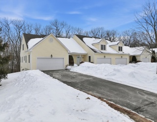 100 Horne Way, Millbury, Massachusetts, 2 Bedrooms Bedrooms, 5 Rooms Rooms,2.5 BathroomsBathrooms,Residential,For Sale,Horne Way,73476625