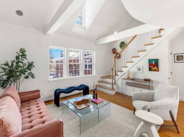 76 Boylston Street, Newton, Massachusetts, 2 Bedrooms Bedrooms, 7 Rooms Rooms,1 BathroomBathrooms,Residential,For Sale,Boylston Street,73477747