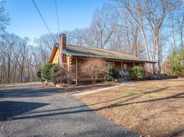 56 Parmenter Ln, North Attleboro, Massachusetts, 3 Bedrooms Bedrooms, 5 Rooms Rooms,2 BathroomsBathrooms,Residential,For Sale,Parmenter Ln,73463447