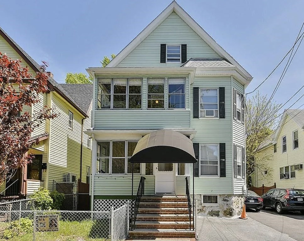 23 Fairmont, Malden, Massachusetts, 3 Bedrooms Bedrooms, 5 Rooms Rooms,1 BathroomBathrooms,Residential Lease,For Rent,Fairmont,73483630