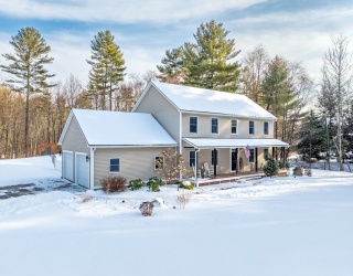 26 Plaza Avenue, Belchertown, Massachusetts, 4 Bedrooms Bedrooms, 8 Rooms Rooms,2.5 BathroomsBathrooms,Residential,For Sale,Plaza Avenue,73472589