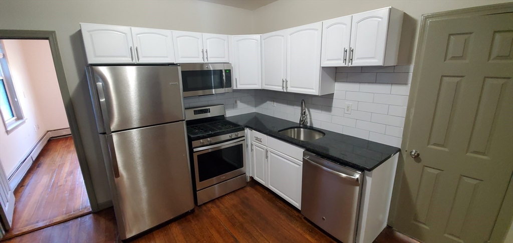 191 Maverick, Boston, Massachusetts, 2 Bedrooms Bedrooms, 4 Rooms Rooms,1 BathroomBathrooms,Residential Lease,For Rent,Maverick,73455660