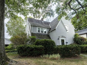 22 Liberty Street, Holyoke, Massachusetts, 3 Bedrooms Bedrooms, 6 Rooms Rooms,2 BathroomsBathrooms,Residential,For Sale,Liberty Street,73429394