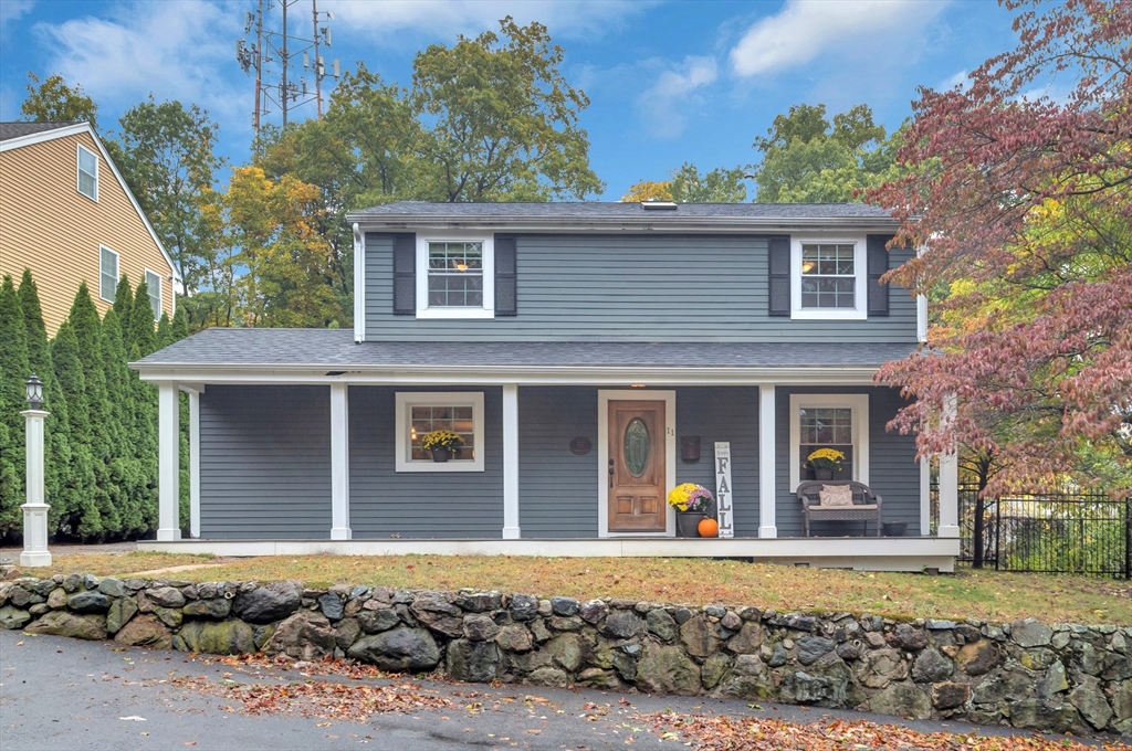 11 Girard Road, Medford, Massachusetts, 4 Bedrooms Bedrooms, 7 Rooms Rooms,1.5 BathroomsBathrooms,Residential,For Sale,Girard Road,73443861