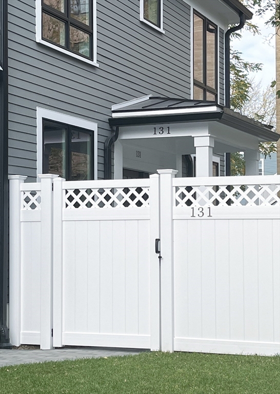 131 Western Ave, Cambridge, Massachusetts, 4 Bedrooms Bedrooms, 6 Rooms Rooms,3.5 BathroomsBathrooms,Residential Lease,For Rent,Western Ave,73490876