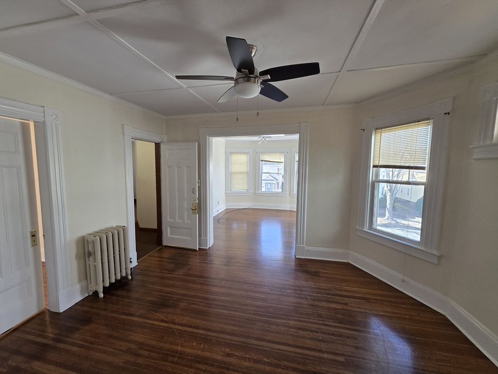 37 Chase Ave, Springfield, Massachusetts, 2 Bedrooms Bedrooms, 5 Rooms Rooms,1 BathroomBathrooms,Residential Lease,For Rent,Chase Ave,73490920