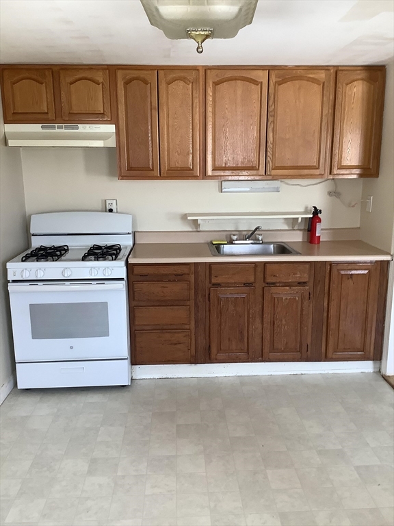 41 Winter Street, Fitchburg, Massachusetts, 2 Bedrooms Bedrooms, 4 Rooms Rooms,1 BathroomBathrooms,Residential Lease,For Rent,Winter Street,73490867