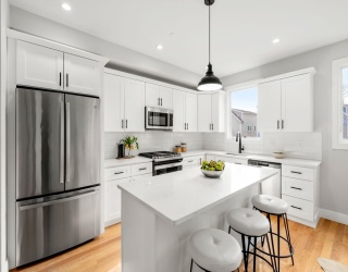 123-125 Centre St, Boston, Massachusetts, 3 Bedrooms Bedrooms, 6 Rooms Rooms,2.5 BathroomsBathrooms,Residential,For Sale,Centre St,73484567