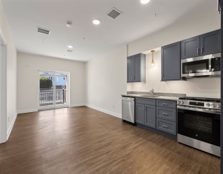 10 Franklin Ave, Revere, Massachusetts, 1 Bedroom Bedrooms, 4 Rooms Rooms,1 BathroomBathrooms,Residential,For Sale,Franklin Ave,73490957