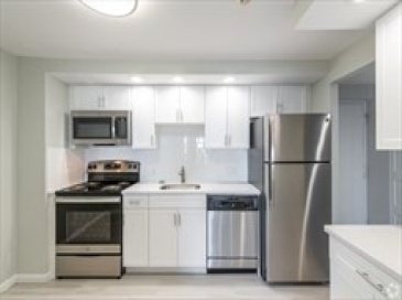 2 Ocean Ave, Revere, Massachusetts, 2 Bedrooms Bedrooms, 4 Rooms Rooms,1 BathroomBathrooms,Residential Lease,For Rent,Ocean Ave,73490982