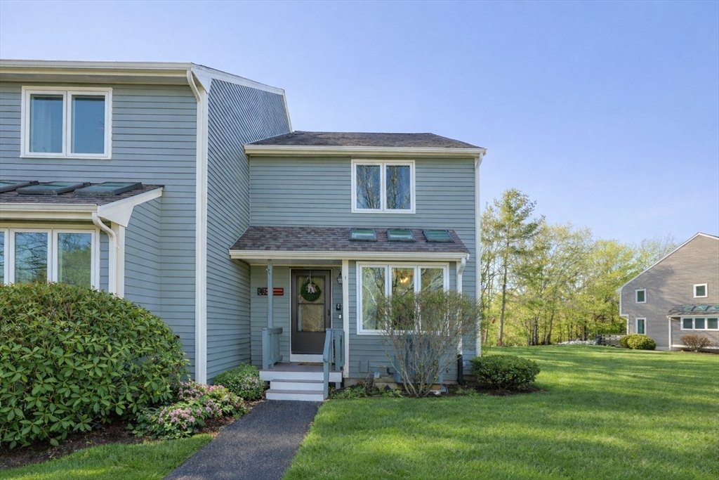 640 Maple Brook Rd, Bellingham, Massachusetts, 2 Bedrooms Bedrooms, 4 Rooms Rooms,2.5 BathroomsBathrooms,Residential,For Sale,Maple Brook Rd,73491001