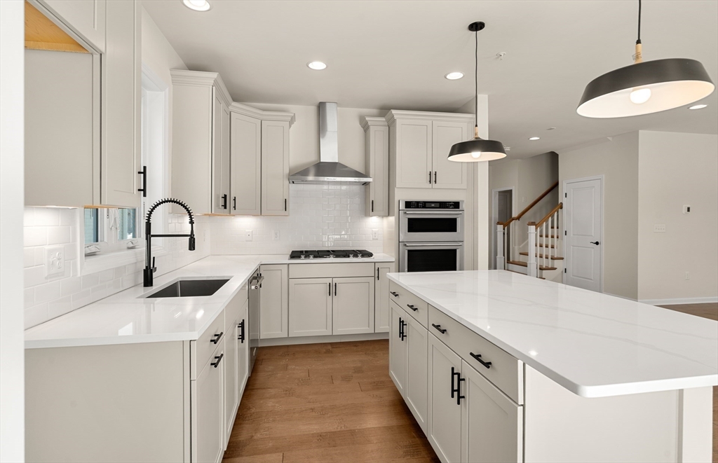 6 Mason Way, Woburn, Massachusetts, 3 Bedrooms Bedrooms, 7 Rooms Rooms,2.5 BathroomsBathrooms,Residential,For Sale,Mason Way,73491003