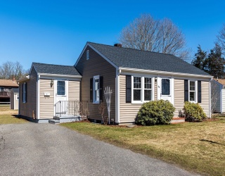 14 Sharon Dr, Falmouth, Massachusetts, 3 Bedrooms Bedrooms, 6 Rooms Rooms,1 BathroomBathrooms,Residential,For Sale,Sharon Dr,73490833