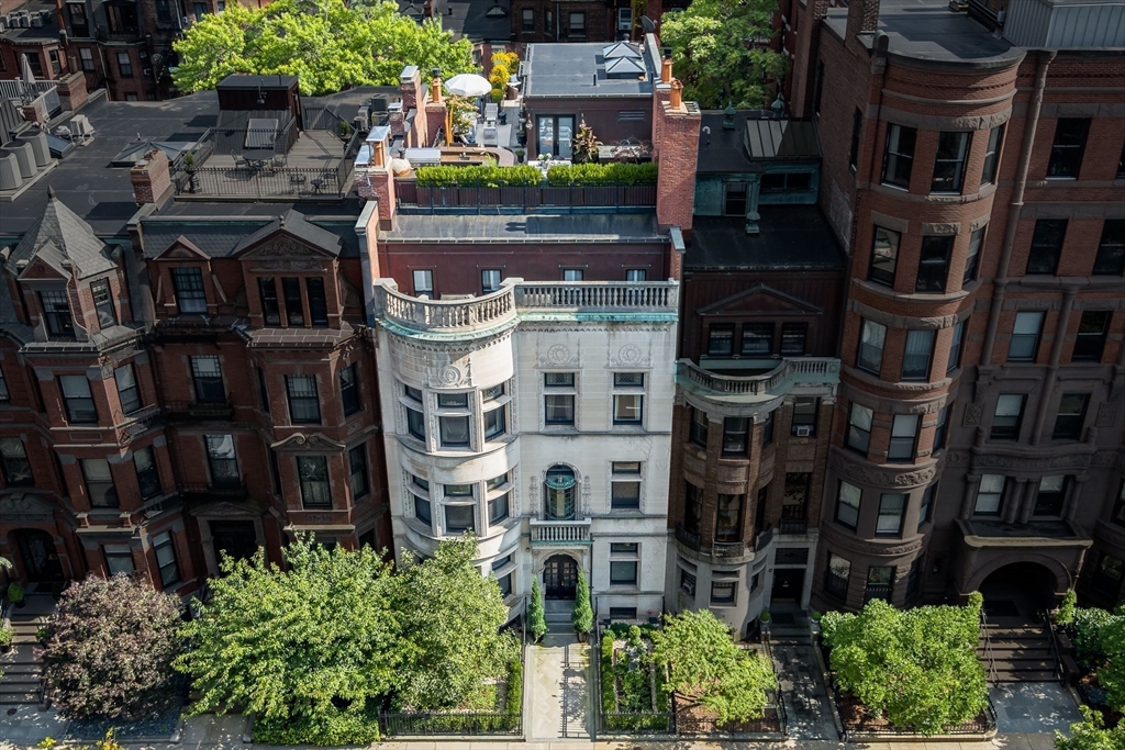 304 Commonwealth Ave, Boston, Massachusetts, 4 Bedrooms Bedrooms, 11 Rooms Rooms,3 BathroomsBathrooms,Residential,For Sale,Commonwealth Ave,73491112