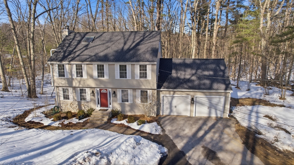 22 Flushing Pond Rd, Westford, Massachusetts, 4 Bedrooms Bedrooms, 9 Rooms Rooms,2.5 BathroomsBathrooms,Residential,For Sale,Flushing Pond Rd,73491123