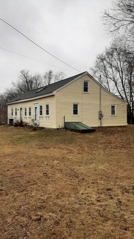 137 E Main St, Northborough, Massachusetts, 3 Bedrooms Bedrooms, 7 Rooms Rooms,2 BathroomsBathrooms,Residential Lease,For Rent,E Main St,73491127
