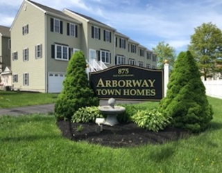 875 Old Plainville Rd, New Bedford, Massachusetts, 2 Bedrooms Bedrooms, 4 Rooms Rooms,1.5 BathroomsBathrooms,Residential,For Sale,Old Plainville Rd,73491137