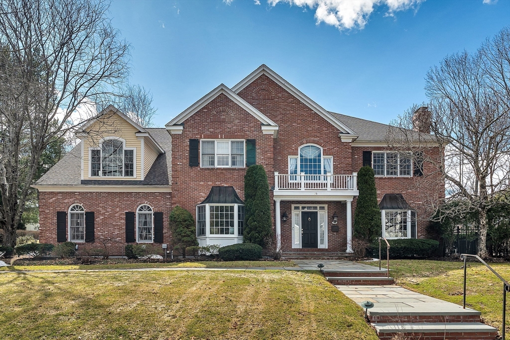 36 Bellevue Road, Wellesley, Massachusetts, 5 Bedrooms Bedrooms, 11 Rooms Rooms,5 BathroomsBathrooms,Residential Lease,For Rent,Bellevue Road,73491145