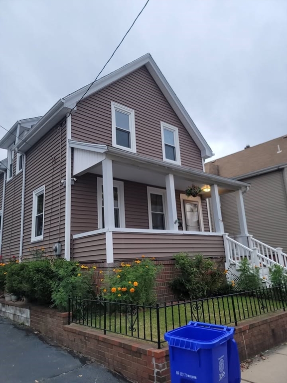 52 Avon St, Malden, Massachusetts, 4 Bedrooms Bedrooms, 6 Rooms Rooms,2 BathroomsBathrooms,Residential Lease,For Rent,Avon St,73491150