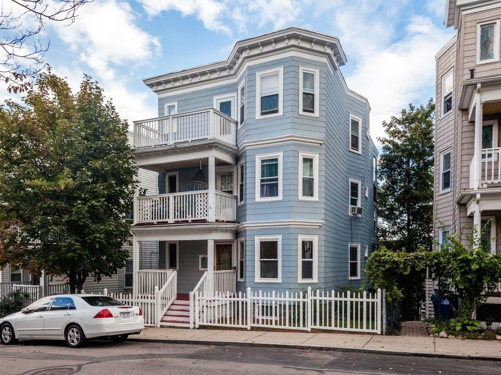 52 Percival St, Boston, Massachusetts, 3 Bedrooms Bedrooms, 5 Rooms Rooms,1 BathroomBathrooms,Residential Lease,For Rent,Percival St,73491153