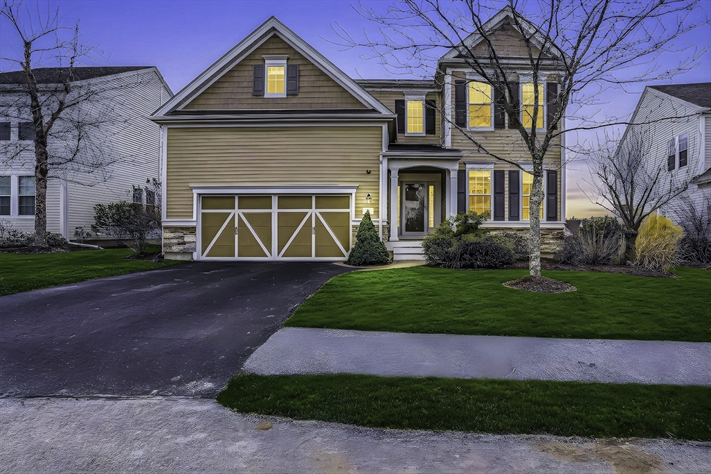 4 Grandview Drive, Hopkinton, Massachusetts, 3 Bedrooms Bedrooms, 11 Rooms Rooms,3.5 BathroomsBathrooms,Residential,For Sale,Grandview Drive,73491130