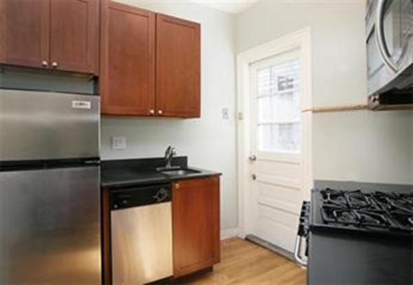 64 Charlesgate E, Boston, Massachusetts, 2 Bedrooms Bedrooms, 4 Rooms Rooms,1 BathroomBathrooms,Residential Lease,For Rent,Charlesgate E,73491018