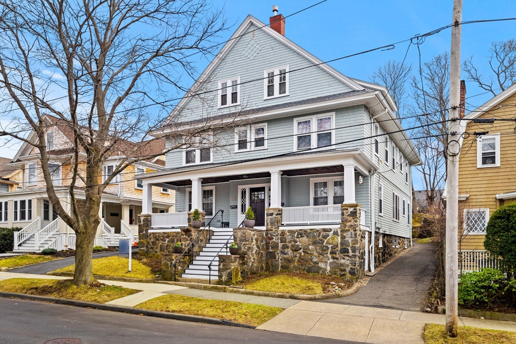 133 Elmwood Rd, Swampscott, Massachusetts, 5 Bedrooms Bedrooms, 11 Rooms Rooms,4 BathroomsBathrooms,Residential,For Sale,Elmwood Rd,73490897
