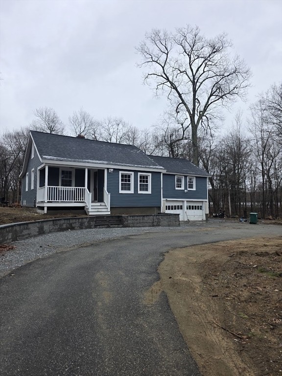 6 French St, Billerica, Massachusetts, 1 Bedroom Bedrooms, 4 Rooms Rooms,1 BathroomBathrooms,Residential Lease,For Rent,French St,73491035