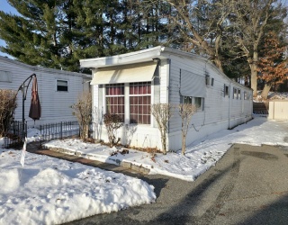 1760 Westover Rd, Chicopee, Massachusetts, 2 Bedrooms Bedrooms, 6 Rooms Rooms,1 BathroomBathrooms,Residential,For Sale,Westover Rd,73491049