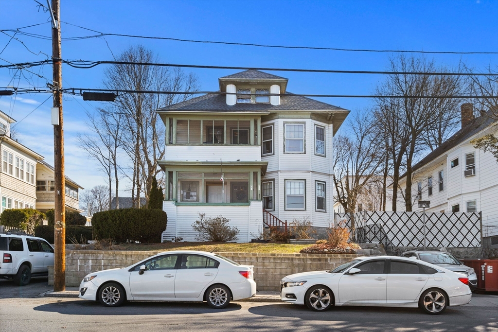 439-441 High St, Lawrence, Massachusetts, 6 Bedrooms Bedrooms, 12 Rooms Rooms,2 BathroomsBathrooms,Residential Income,For Sale,High St,73490880