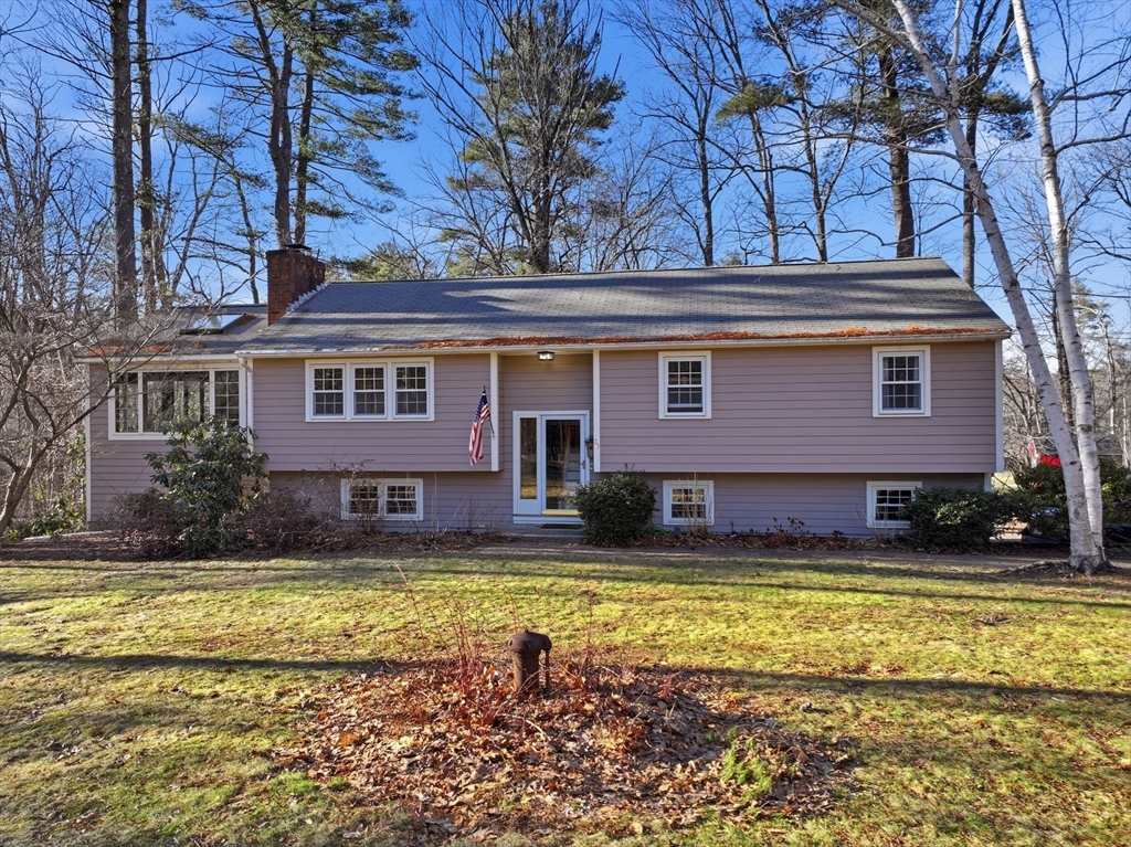37 Woodlawn Dr, Sturbridge, Massachusetts, 4 Bedrooms Bedrooms, 9 Rooms Rooms,2.5 BathroomsBathrooms,Residential,For Sale,Woodlawn Dr,73490872