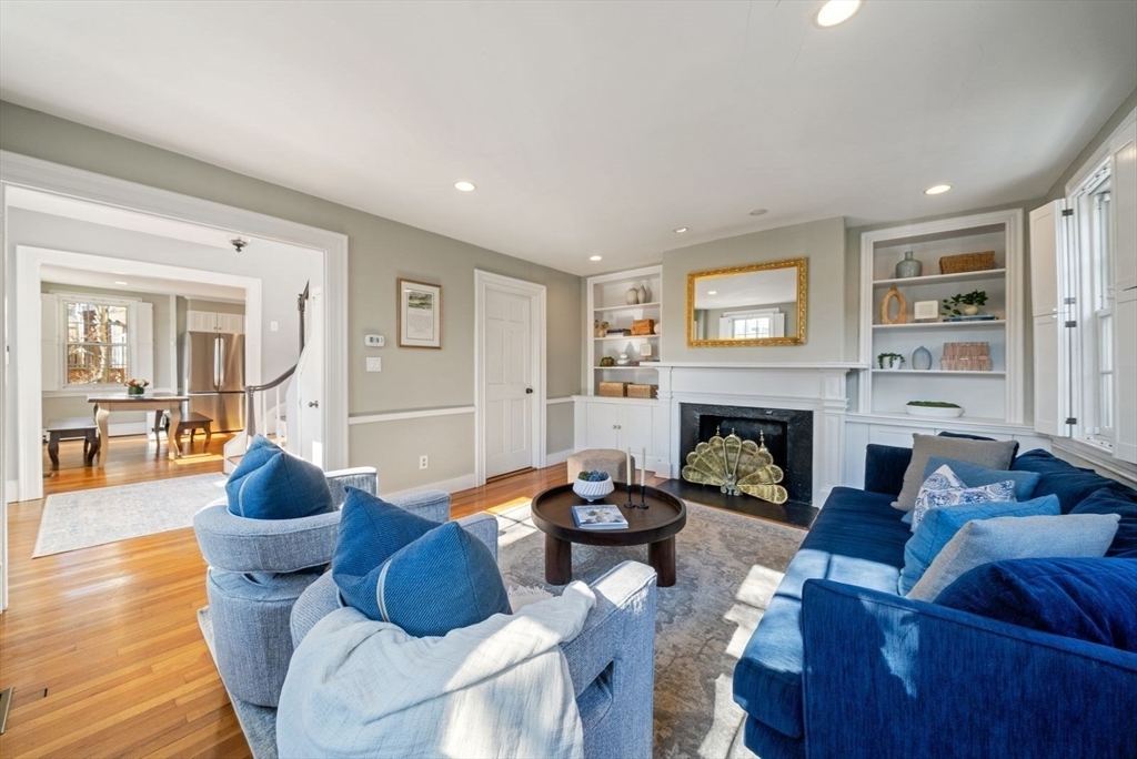 10 Summer Street, Boston, Massachusetts, 3 Bedrooms Bedrooms, 6 Rooms Rooms,2.5 BathroomsBathrooms,Residential,For Sale,Summer Street,73491075