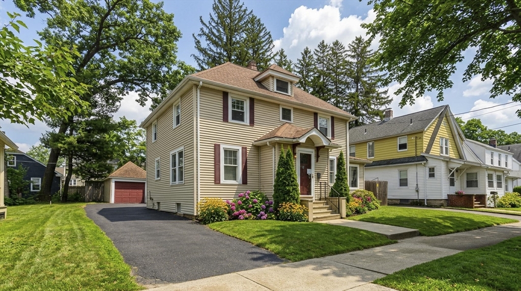 44 Meredith St, Springfield, Massachusetts, 4 Bedrooms Bedrooms, 7 Rooms Rooms,2 BathroomsBathrooms,Residential,For Sale,Meredith St,73491085