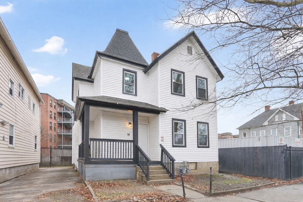 14 Adams St, Springfield, Massachusetts, 4 Bedrooms Bedrooms, 10 Rooms Rooms,2 BathroomsBathrooms,Residential Income,For Sale,Adams St,73491104