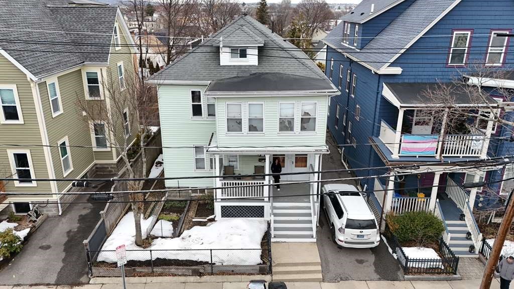 73 Bonair St, Somerville, Massachusetts, 4 Bedrooms Bedrooms, 11 Rooms Rooms,2 BathroomsBathrooms,Residential Income,For Sale,Bonair St,73491172
