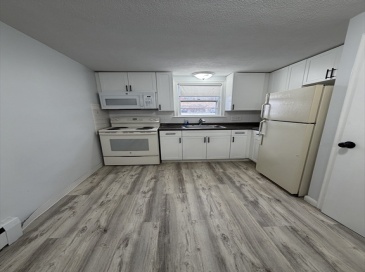 85 Trapelo, Waltham, Massachusetts, 1 Bedroom Bedrooms, 3 Rooms Rooms,1 BathroomBathrooms,Residential Lease,For Rent,Trapelo,73481038 85 Trapelo, Waltham, Massachusetts, 1 Bedroom Bedrooms, 3 Rooms Rooms,1 BathroomBathrooms,Residential Lease,For Rent,Trapelo,73481038