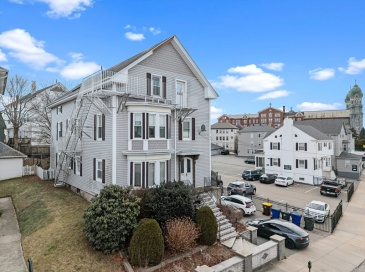 640 S Main St, Fall River, Massachusetts, 10 Bedrooms Bedrooms, 18 Rooms Rooms,3 BathroomsBathrooms,Residential Income,For Sale,S Main St,73467992
