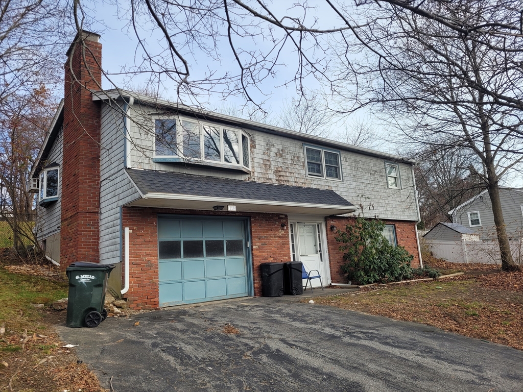 110 Low St, Newburyport, Massachusetts, 4 Bedrooms Bedrooms, 7 Rooms Rooms,1.5 BathroomsBathrooms,Residential,For Sale,Low St,73457182