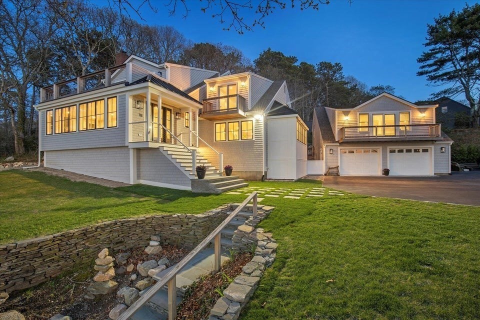 118 Driftwood Ln, Yarmouth, Massachusetts, 4 Bedrooms Bedrooms, 8 Rooms Rooms,4.5 BathroomsBathrooms,Residential,For Sale,Driftwood Ln,73368741