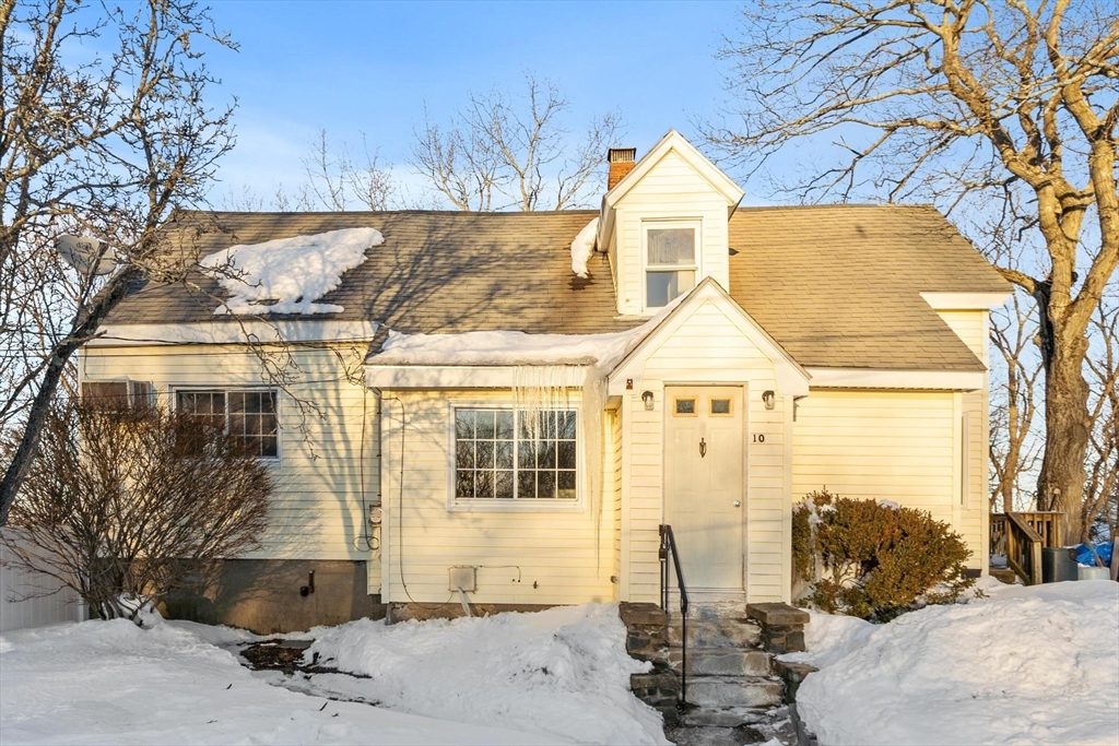 10 Fairview Road, Peabody, Massachusetts, 2 Bedrooms Bedrooms, 6 Rooms Rooms,1 BathroomBathrooms,Residential,For Sale,Fairview Road,73476127