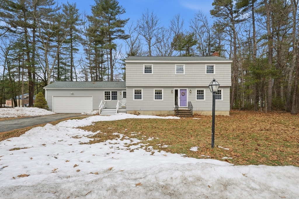 5 Clare Cir., Westford, Massachusetts, 4 Bedrooms Bedrooms, 8 Rooms Rooms,1.5 BathroomsBathrooms,Residential,For Sale,Clare Cir.,73489573