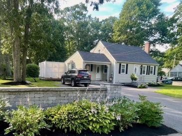 214 Mechanic St, Foxboro, Massachusetts, 4 Bedrooms Bedrooms, 8 Rooms Rooms,1.5 BathroomsBathrooms,Residential,For Sale,Mechanic St,73491206