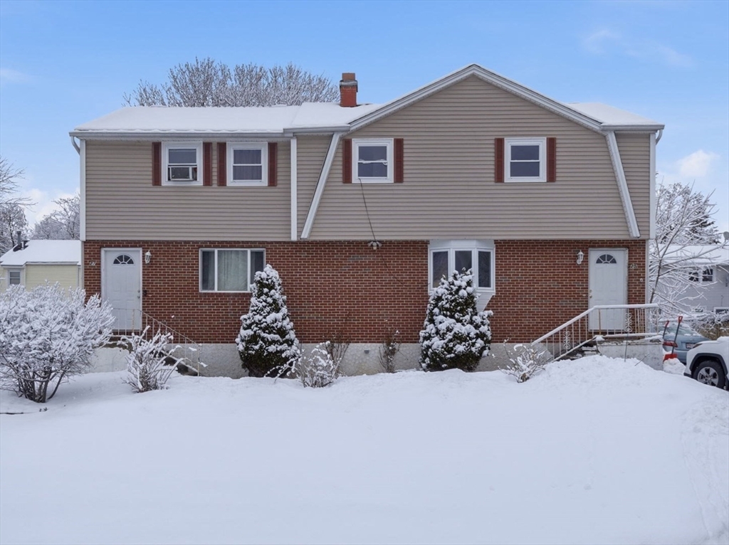 25-27 Bicknell Ave, Methuen, Massachusetts, 5 Bedrooms Bedrooms, 9 Rooms Rooms,3 BathroomsBathrooms,Residential Income,For Sale,Bicknell Ave,73481554