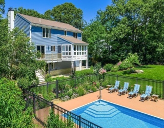 121 Streeter Hill Rd, Falmouth, Massachusetts, 4 Bedrooms Bedrooms, 7 Rooms Rooms,3 BathroomsBathrooms,Residential,For Sale,Streeter Hill Rd,73442409