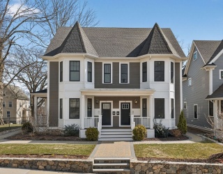 49-51 Brown Ave, Boston, Massachusetts, 4 Bedrooms Bedrooms, 7 Rooms Rooms,2.5 BathroomsBathrooms,Residential,For Sale,Brown Ave,73491260