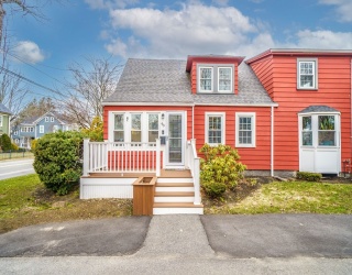 48 Summer St, Weymouth, Massachusetts, 3 Bedrooms Bedrooms, 7 Rooms Rooms,1.5 BathroomsBathrooms,Residential,For Sale,Summer St,73491530