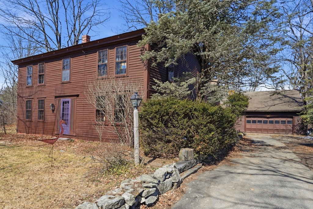 447 Main St, Bolton, Massachusetts, 4 Bedrooms Bedrooms, 10 Rooms Rooms,2.5 BathroomsBathrooms,Residential,For Sale,Main St,73491534