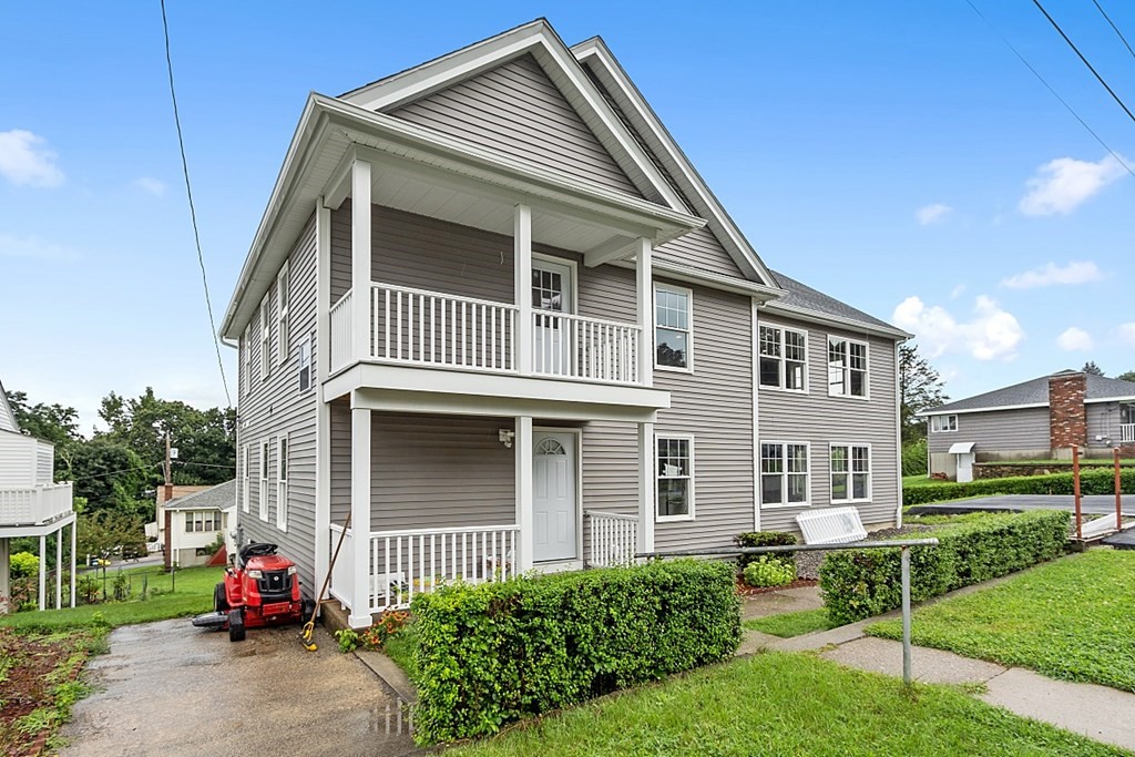 53 Fenwood Rd, Worcester, Massachusetts, 4 Bedrooms Bedrooms, 7 Rooms Rooms,3 BathroomsBathrooms,Residential Lease,For Rent,Fenwood Rd,73491371