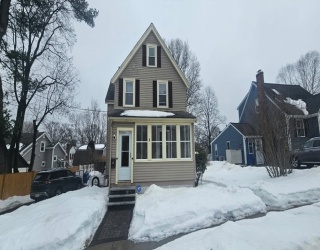 6 Eastern Ave, Wakefield, Massachusetts, 3 Bedrooms Bedrooms, 8 Rooms Rooms,2 BathroomsBathrooms,Residential Lease,For Rent,Eastern Ave,73491369
